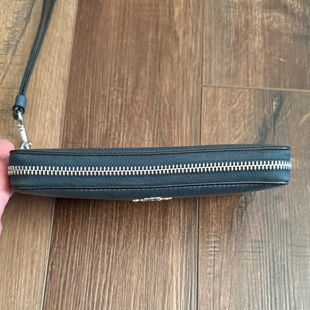 Coach Leather Wallet - Picture 2 of 8
